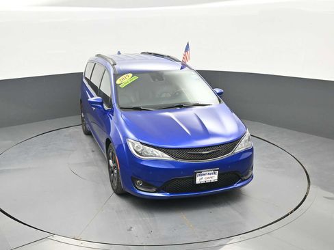 Used 2019 Chrysler Pacifica Touring-L Plus w/ Advanced Safetytec Group FWD image 30
