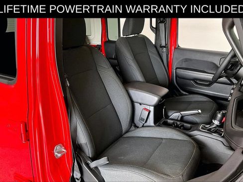 Used 2025 Jeep Wrangler Unlimited Sahara AWD/4WD image 9