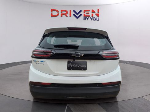 Used 2023 Chevrolet Bolt LT w/ Infotainment Package image 4
