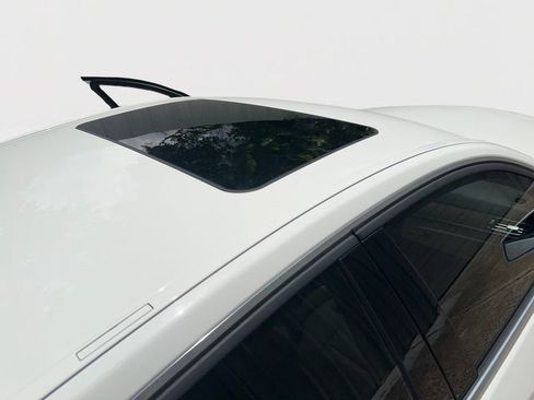 Used 2014 Mercedes-Benz E 350 Sedan image 23