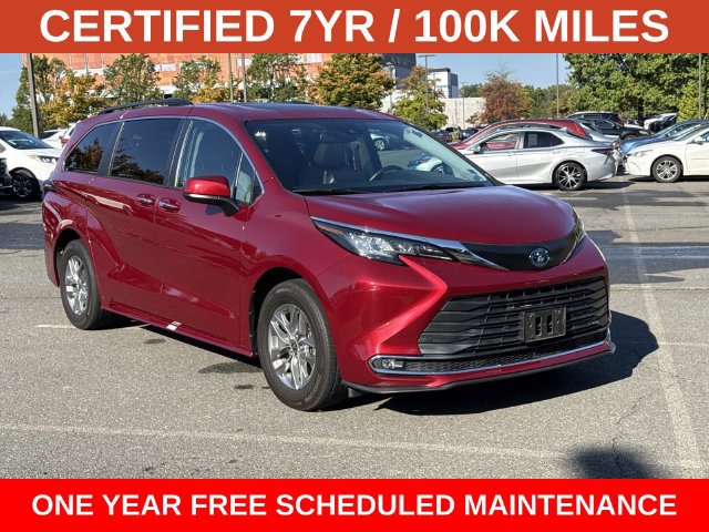 Used 2022 Toyota Sienna XLE AWD/4WD image 1