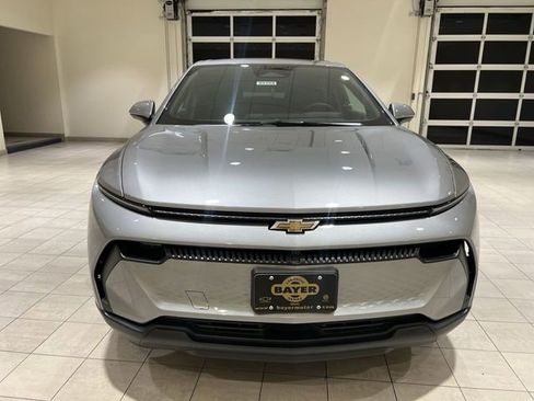 New 2026 Chevrolet Equinox EV LT w/ Comfort Package FWD image 8