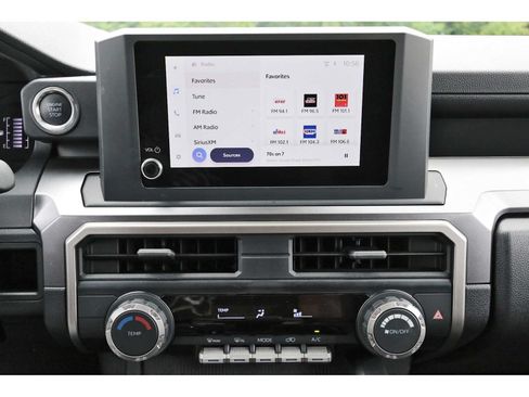 Used 2025 Toyota 4Runner SR5 AWD/4WD image 22