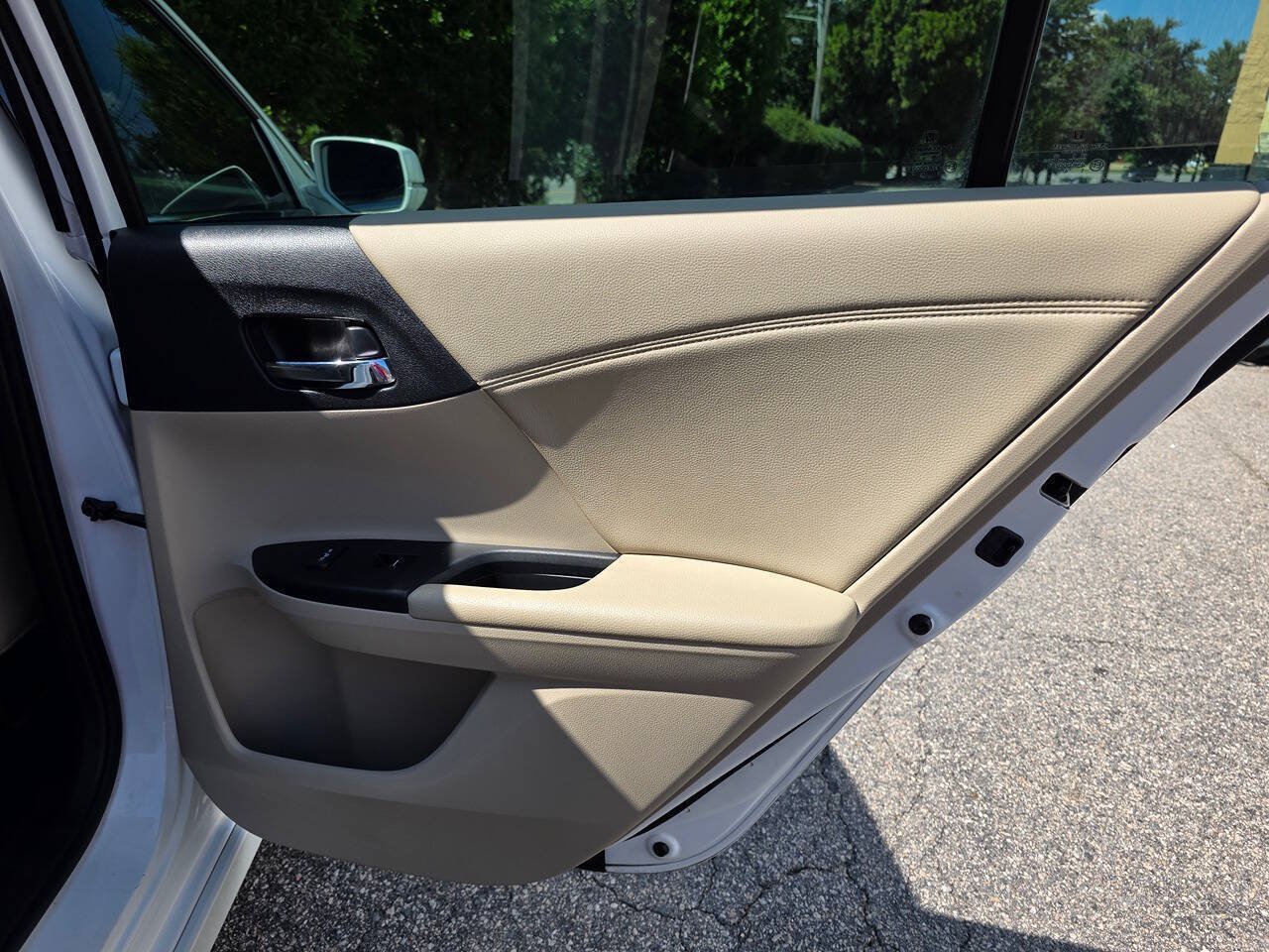 Used 2016 Honda Accord Touring image 36
