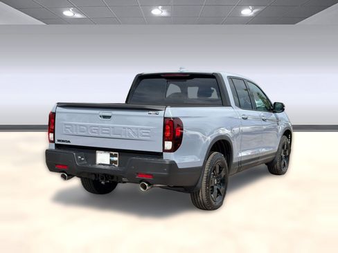 New 2026 Honda Ridgeline Black Edition image 9