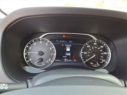 Certified 2025 Nissan Frontier SV image 10