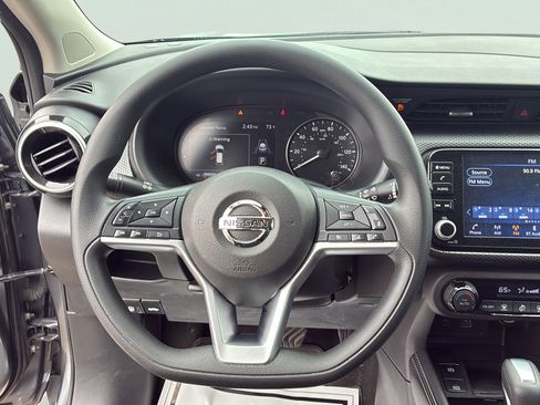 Used 2021 Nissan Kicks SV FWD image 28