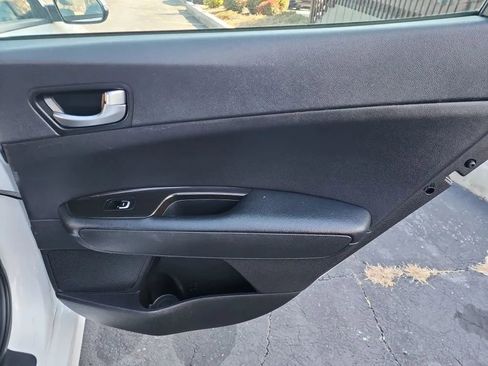 Used 2019 Kia Optima EX image 16