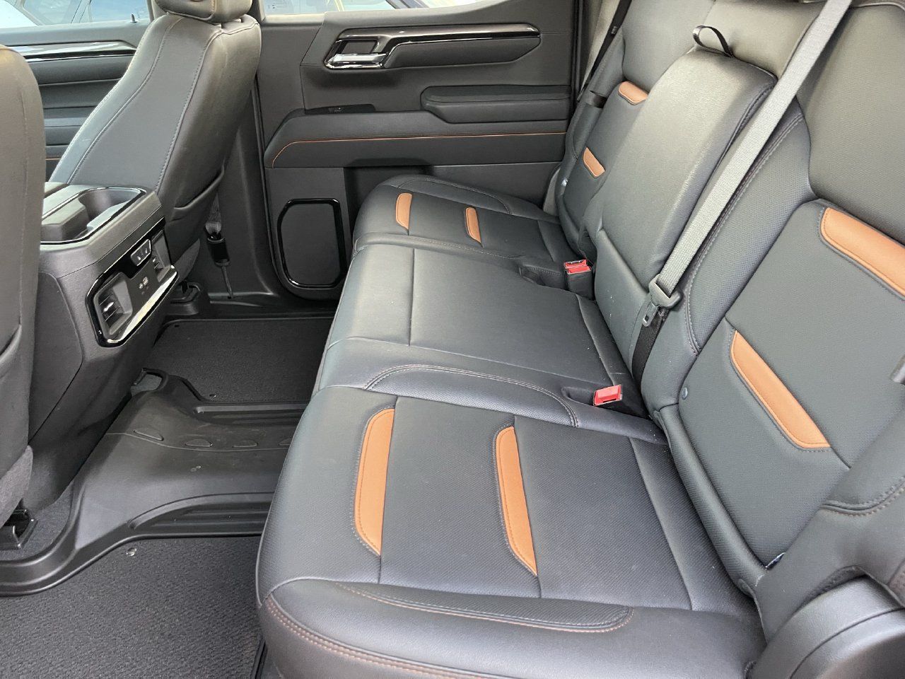 Used 2026 GMC Sierra 1500 AT4 w/ Technology Package AWD/4WD image 9