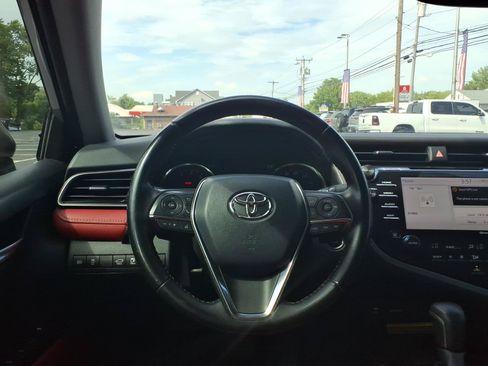 Used 2019 Toyota Camry XSE FWD image 18
