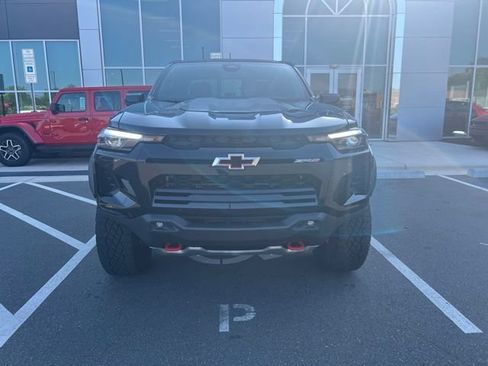 Used 2024 Chevrolet Colorado ZR2 w/ Safety Package AWD/4WD image 4