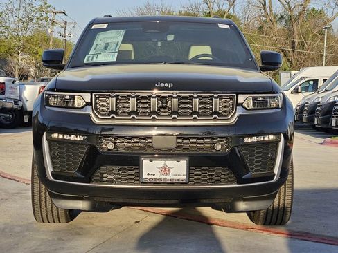 New 2026 Jeep Grand Cherokee Limited AWD/4WD image 6