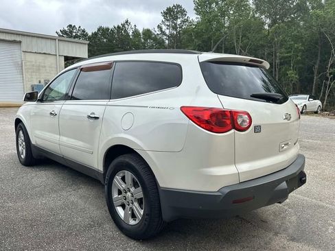 Used 2012 Chevrolet Traverse LT FWD image 3