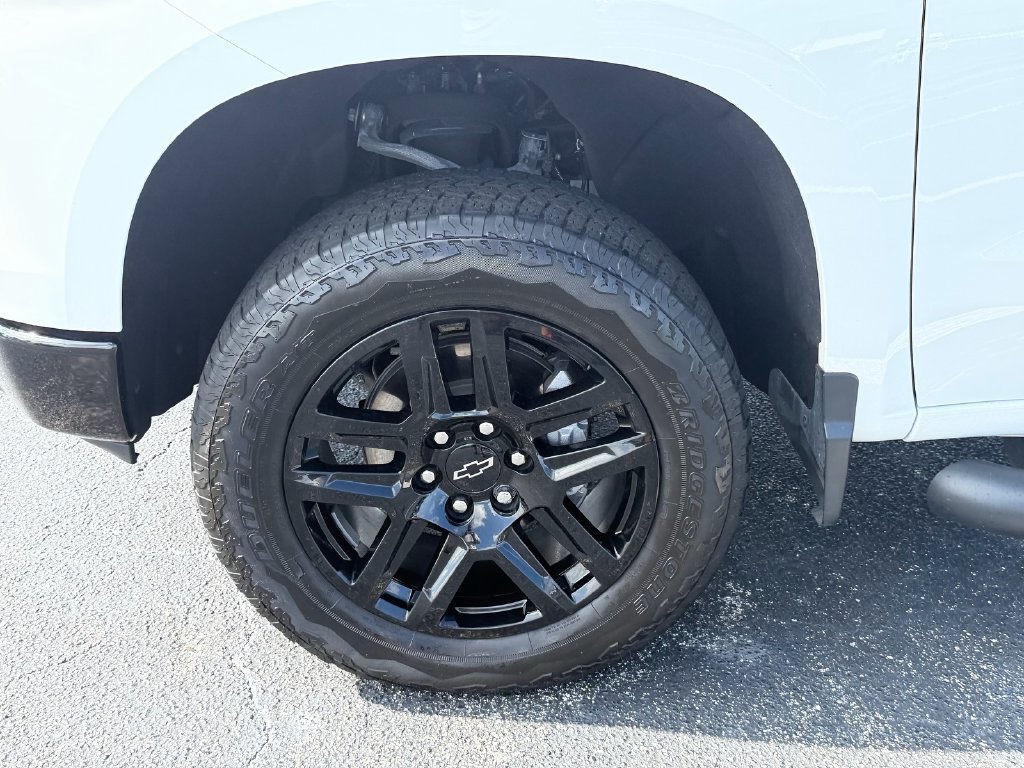 Certified 2024 Chevrolet Silverado 1500 Custom Trail Boss w/ Turbomax Blackout Package AWD/4WD image 19