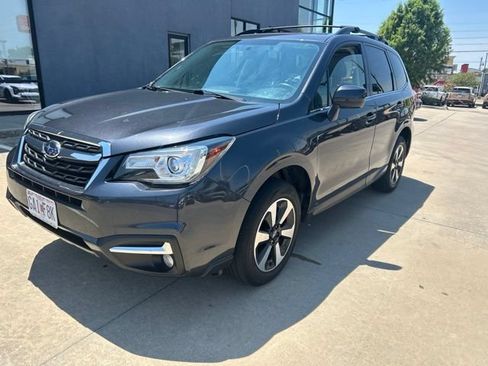 Used 2017 Subaru Forester 2.5i Limited AWD/4WD image 7