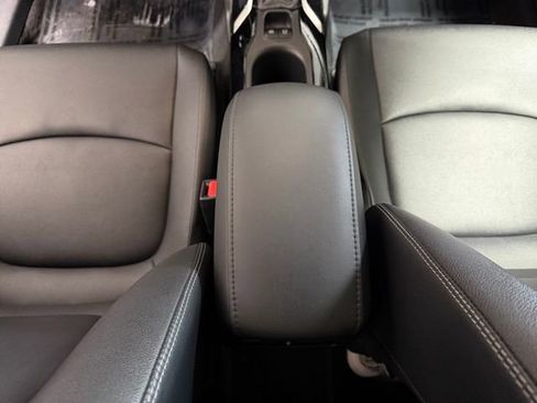 Used 2024 Toyota Corolla Cross XLE image 33