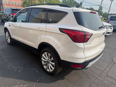 Used 2019 Ford Escape SEL AWD/4WD image 4