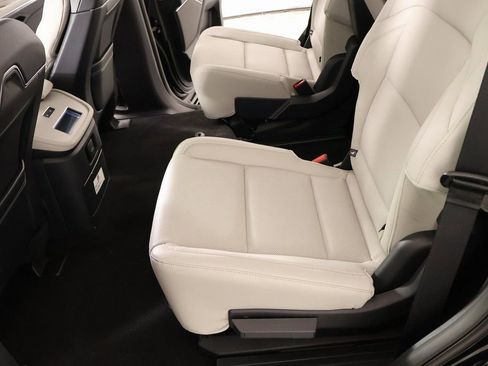 New 2025 Lincoln Navigator Reserve AWD/4WD image 12
