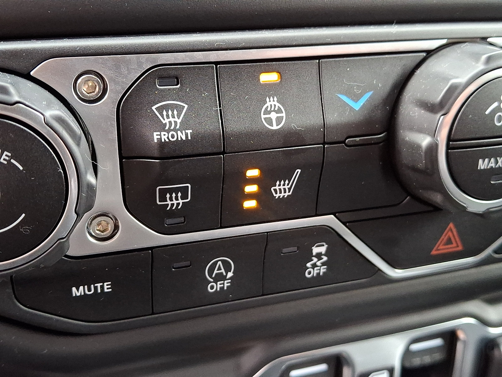 Certified 2023 Jeep Gladiator Sport AWD/4WD image 24