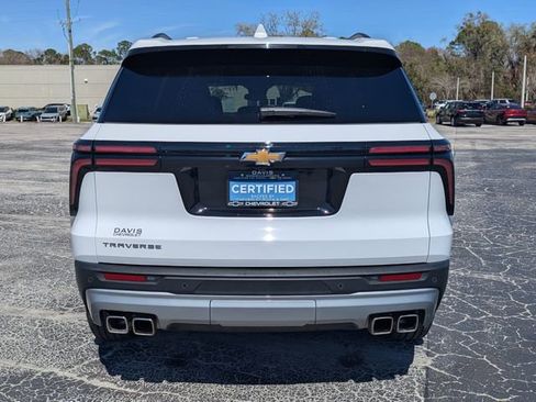 Used 2025 Chevrolet Traverse LT image 6