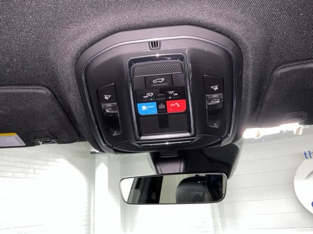 Used 2025 Jeep Grand Cherokee Altitude AWD/4WD image 28