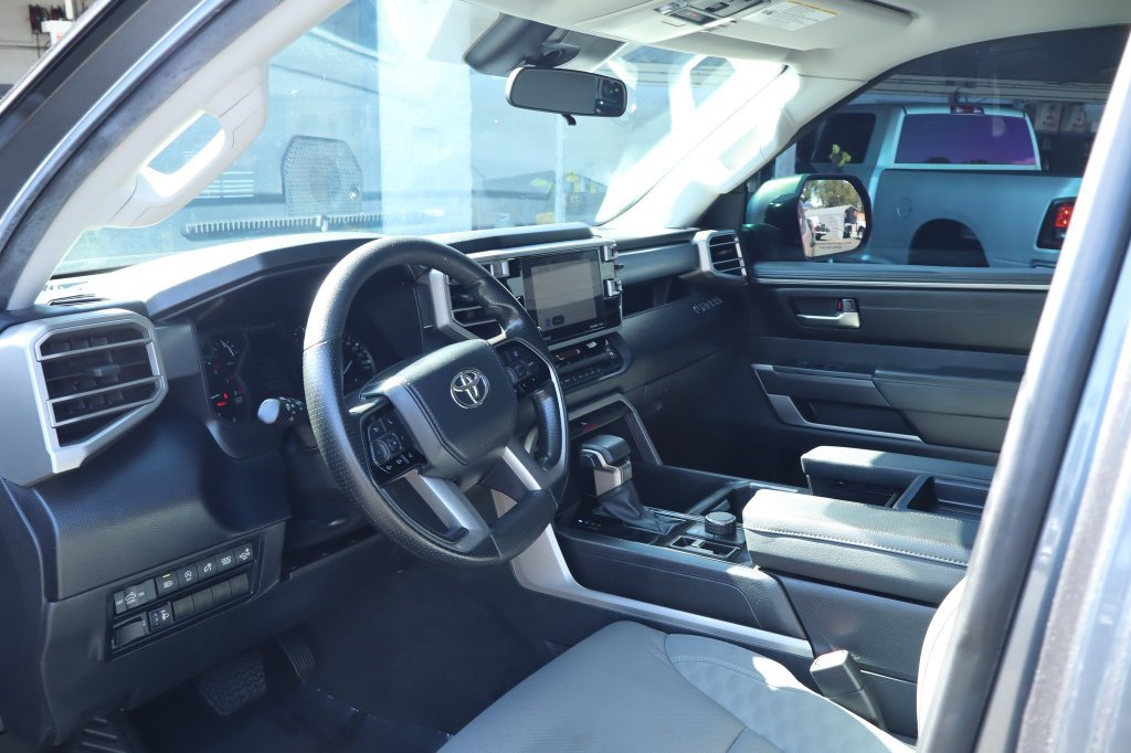 Used 2023 Toyota Tundra SR5 w/ SR5 Convenience Package AWD/4WD image 18