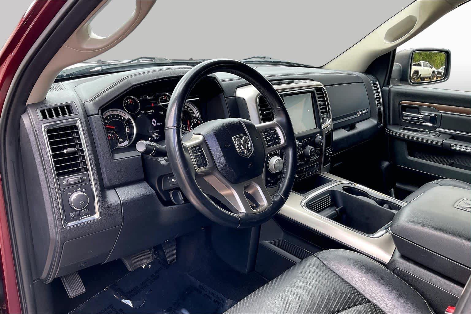 Used 2017 RAM 1500 Laramie w/ Convenience Group AWD/4WD image 14