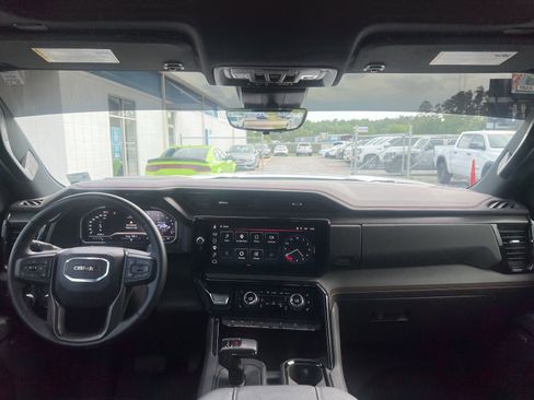 Used 2025 GMC Sierra 1500 AT4 w/ AT4 Premium Package image 9