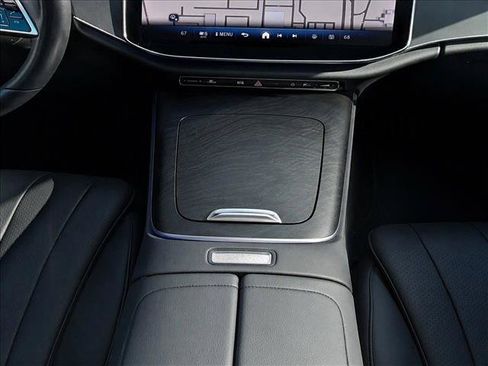 Used 2025 Mercedes-Benz E 350 Sedan image 18
