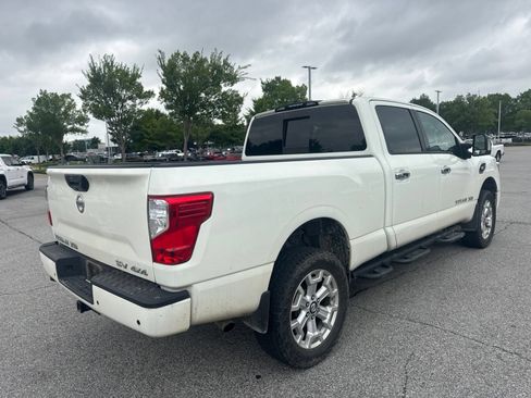 Used 2021 Nissan Titan SV w/ SV Convenience Package AWD/4WD image 5