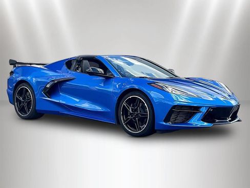 Used 2024 Chevrolet Corvette Stingray Preferred Cpe w/ 2LT RWD image 3