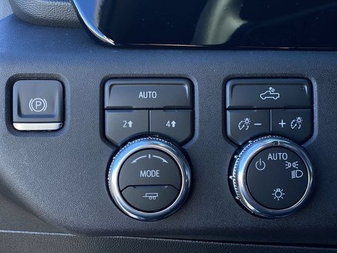 Used 2026 GMC Sierra 1500 SLE AWD/4WD image 27