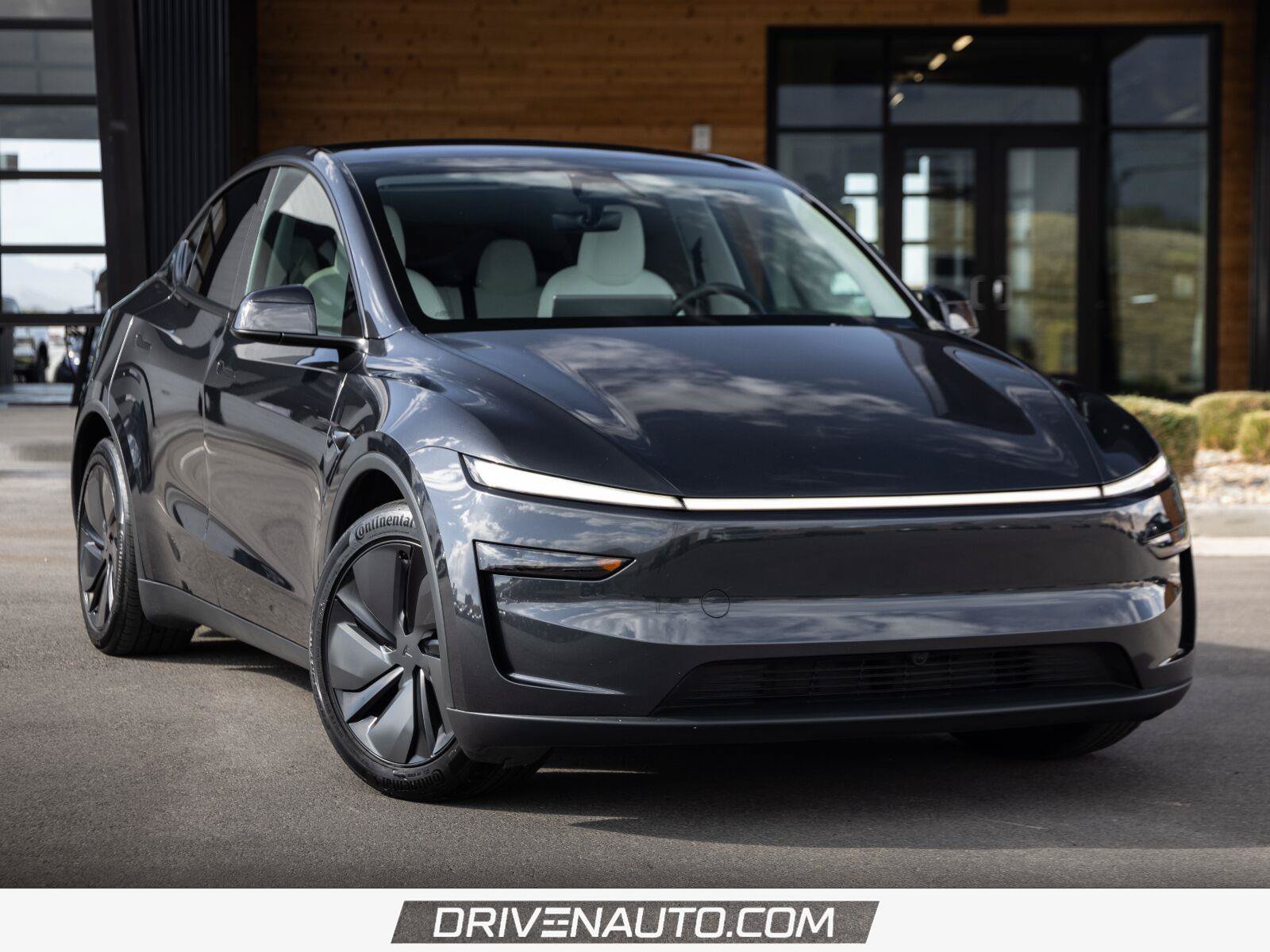 Used 2026 Tesla Model Y AWD image 1