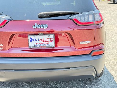 Used 2019 Jeep Cherokee Latitude Plus w/ Comfort/Convenience Group AWD/4WD image 83