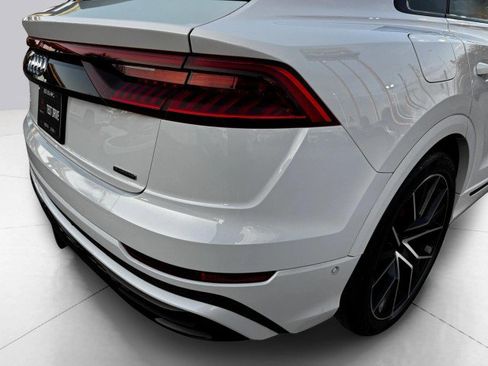 Used 2019 Audi Q8 Premium Plus w/ Premium Plus image 18