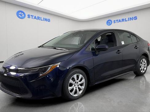 Used 2022 Toyota Corolla LE FWD image 3