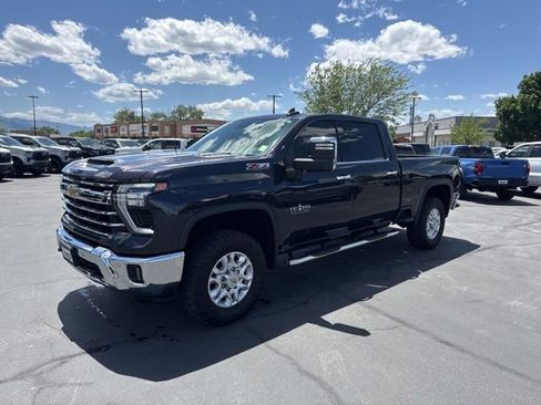 Used 2024 Chevrolet Silverado 2500 LTZ w/ LTZ Texas Edition AWD/4WD image 3