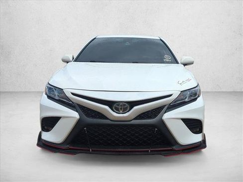 Used 2020 Toyota Camry SE FWD image 2