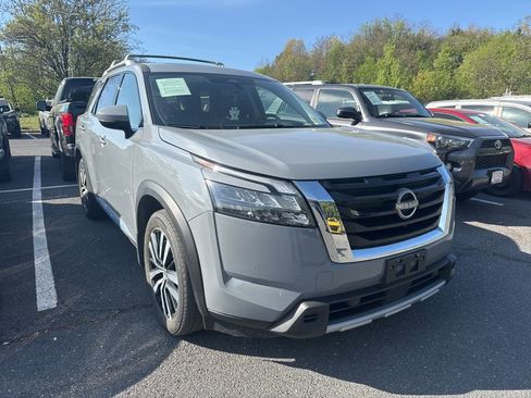 Used 2025 Nissan Pathfinder Platinum w/ Cargo Package image 1