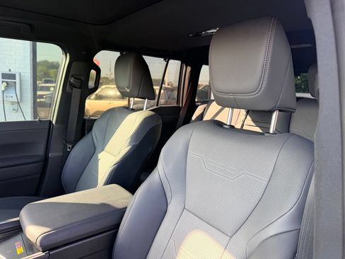 Used 2024 Lexus GX 550 w/ Accessory Package (Z1) AWD/4WD image 7