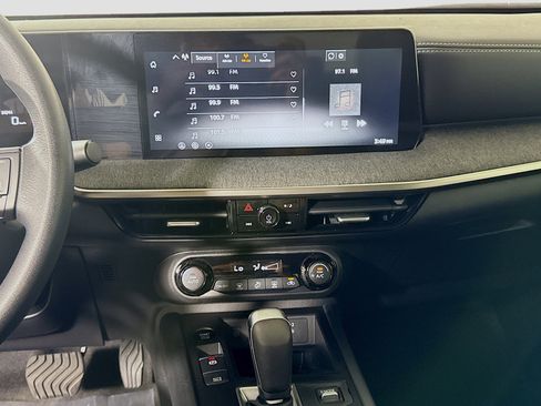 Used 2026 Nissan Kicks SV FWD image 18