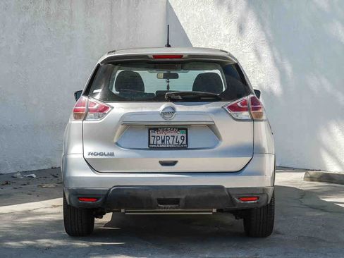 Used 2016 Nissan Rogue S FWD image 5