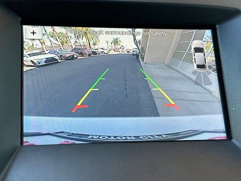Used 2018 Ford Edge Titanium w/ Equipment Group 301A FWD image 21