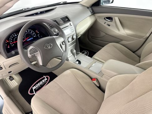 Used 2011 Toyota Camry LE w/ LE Extra-Value Pkg FWD image 19