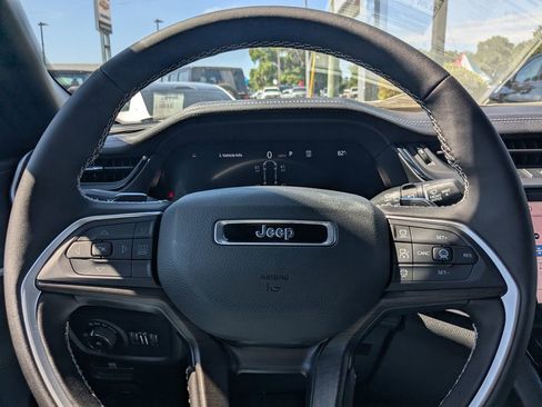 New 2026 Jeep Grand Cherokee L Limited AWD/4WD image 24