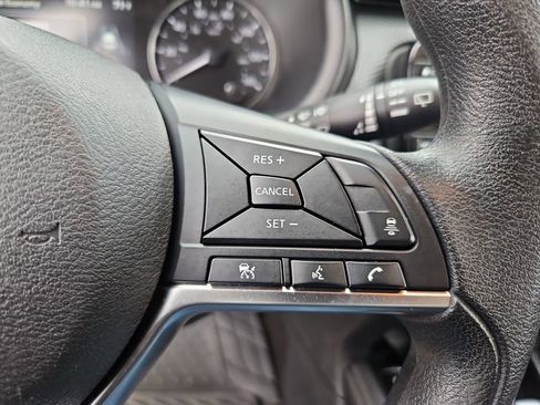 Used 2024 Nissan Kicks SV image 12