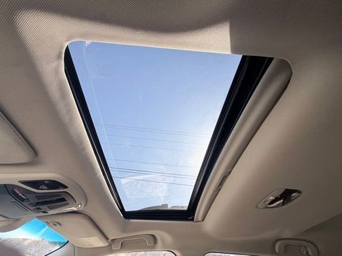 Used 2022 Subaru Outback Premium image 19