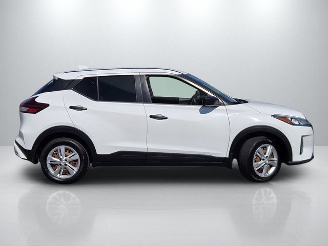 Used 2024 Nissan Kicks S FWD image 3