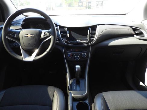 Used 2022 Chevrolet Trax LT w/ Driver Confidence Package AWD/4WD image 21
