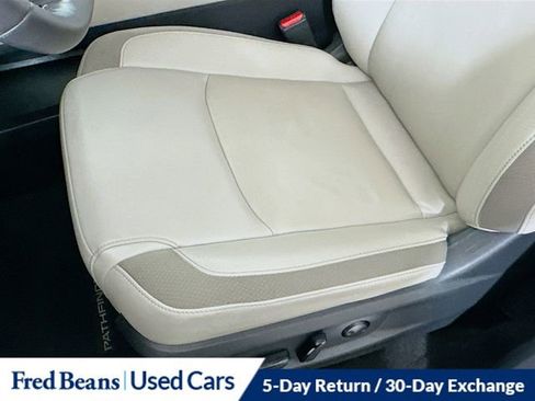 Certified 2024 Nissan Pathfinder SL w/ Black Appearance Package image 21